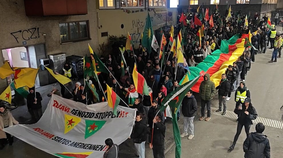 zurih’te-dunya-rojava-ile-dayanisma-gunu-yuruyusu