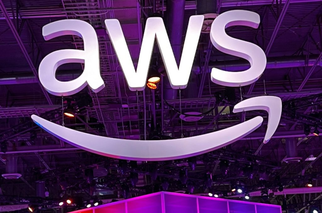 aws-revenue-continues-to-soar-as-cloud-demand-remains-high-|-techcrunch