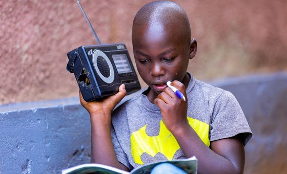 from-war-zones-to-outer-space,-radio-remains-essential
