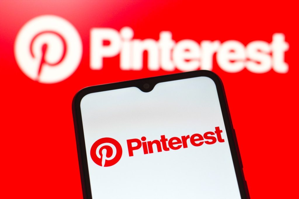 amid-disappointing-earnings,-pinterest-claims-it-sees-more-searches-than-chatgpt-|-techcrunch
