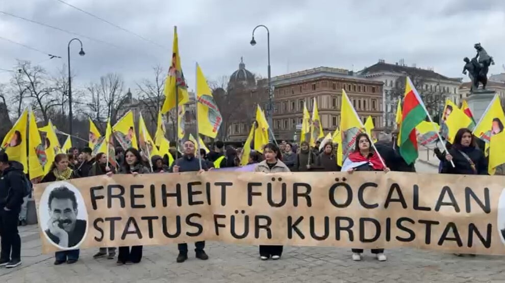 viyana’da-15-subat-komplosu-protesto-edildi