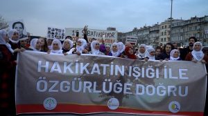 uluslararasi-komplo-istanbul’da-protesto-edildi:-baris-umut-ilkesiyle-saglanir