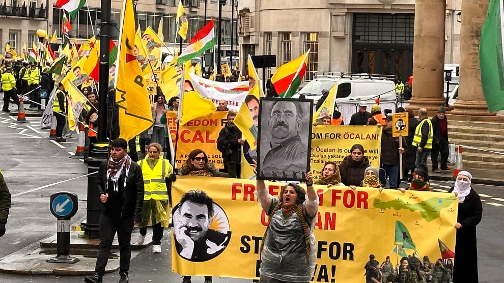 londra’da-binlerce-kisi-yurudu:-ocalan’in-vizyonuna-daha-fazla-sarilma-zamani