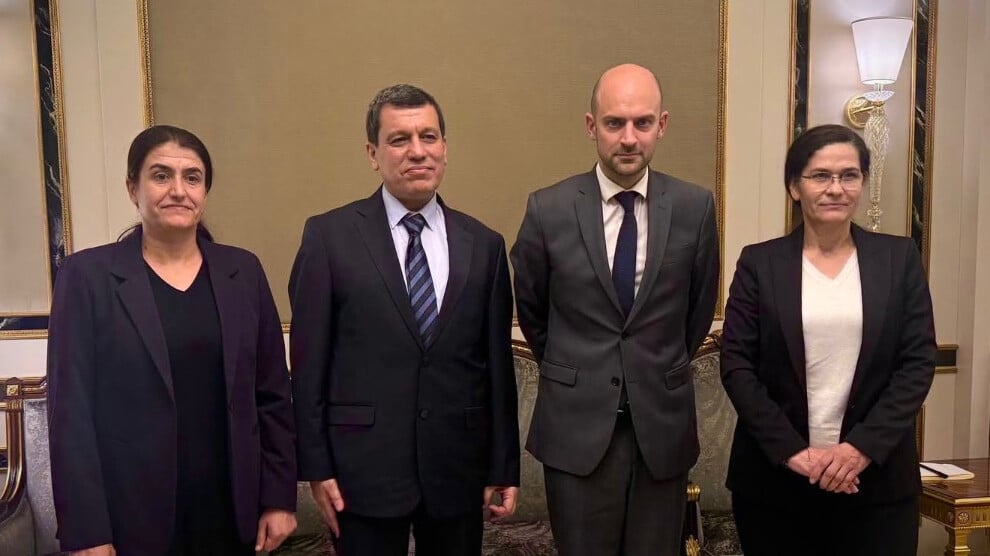 fransa:-kurtler-birinci-derece-muttefikler-olarak-kalmali