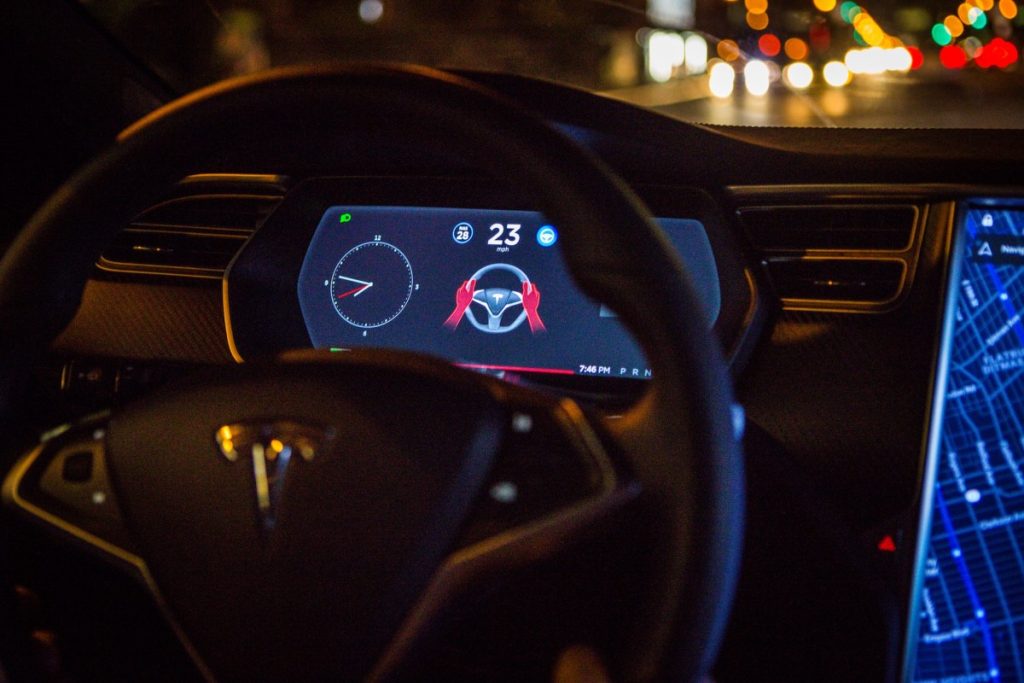 tesla-dodges-30-day-suspension-in-california-after-removing-‘autopilot’-|-techcrunch