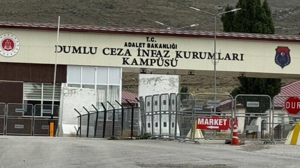 erzurum-dumlu’da-tutsaklara-arama-bahanesiyle-‘taciz’