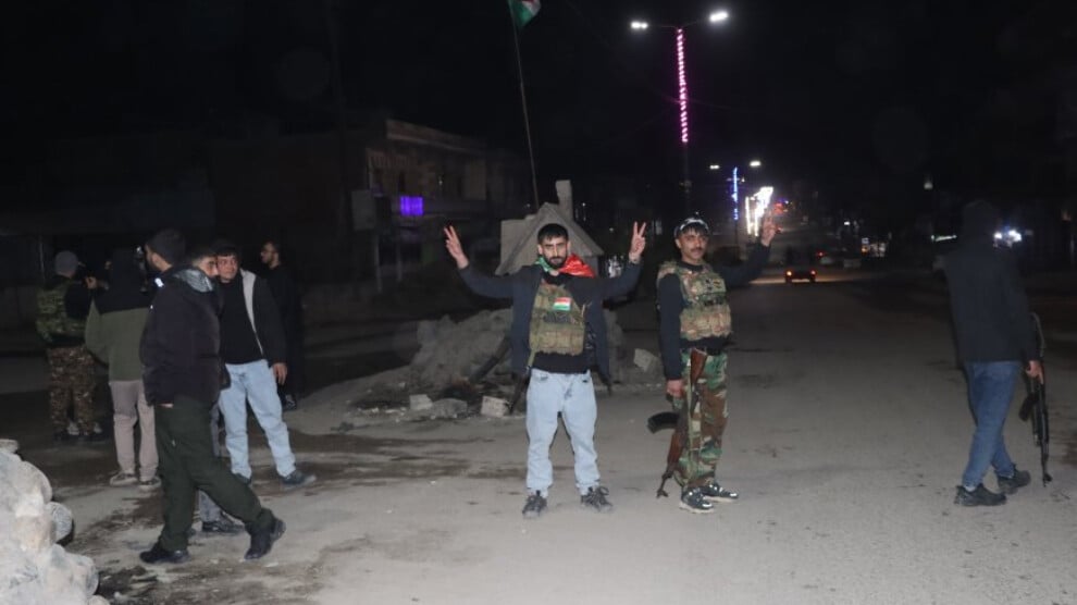 rojava-halki-devrimci-bir-ruhla-bolgelerini-savunuyor