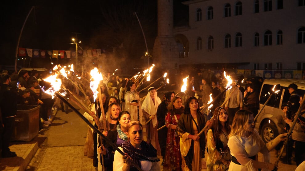 sirnex-ve-adana’da-ilk-newroz-atesi-yakildi