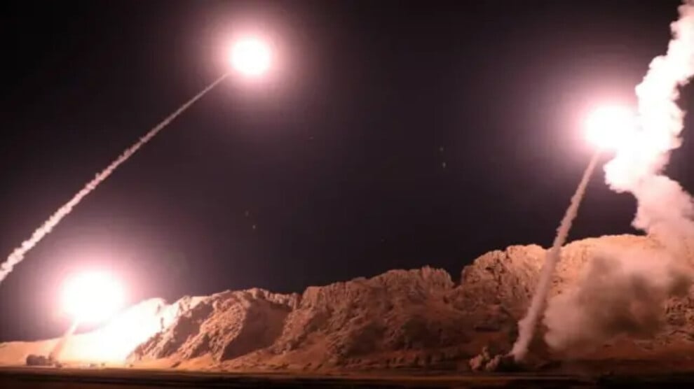 iran-katar’a-14-balistik-fuze-firlatti