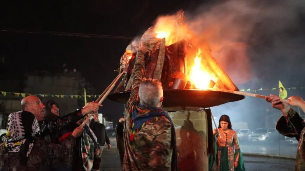qamislo’da-newroz-atesi-yagmura-ragmen-yakildi