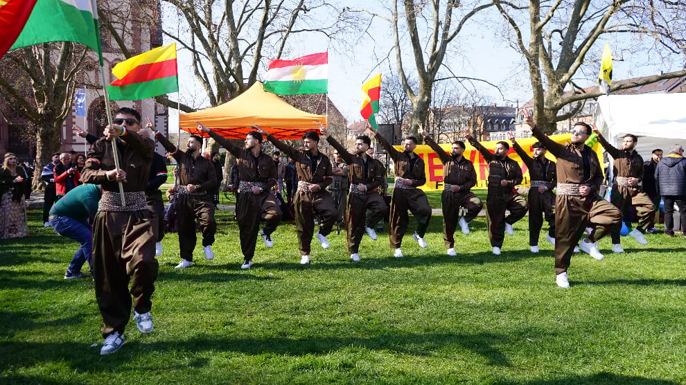 hamburg’da-newroz-resepsiyonu,-freiburg’da-kitlesel-kutlama