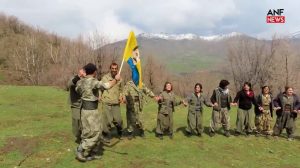gerillalar-bradost’ta-newroz’u-kutladi