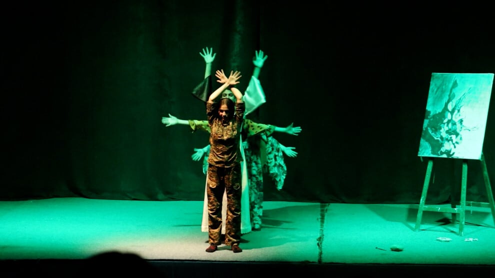 qamislo’da-yekta-herekol-anisina-tiyatro-sahnelendi