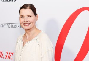 geena-davis,-70,-radiates-elegance-at-chicago-panel,-reveals-marvel-movie-ambition