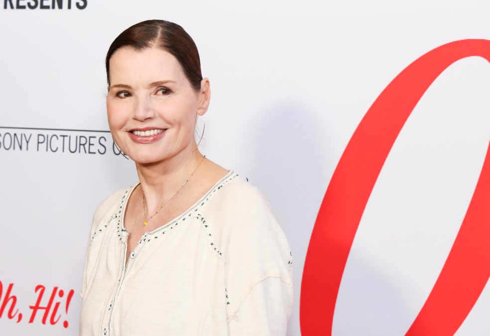 geena-davis,-70,-radiates-elegance-at-chicago-panel,-reveals-marvel-movie-ambition