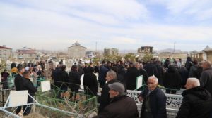 cezaevinde-hayatini-kaybeden-rojhat-babat-wan’da-topraga-verildi