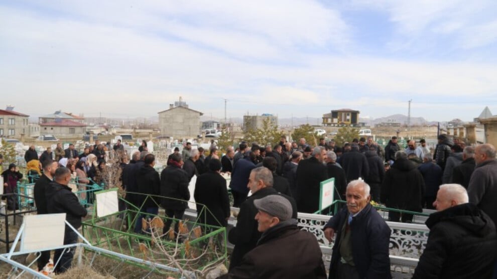 cezaevinde-hayatini-kaybeden-rojhat-babat-wan’da-topraga-verildi