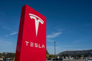 why-safety-regulators-closed-their-investigation-into-tesla’s-remote-parking-feature-|-techcrunch