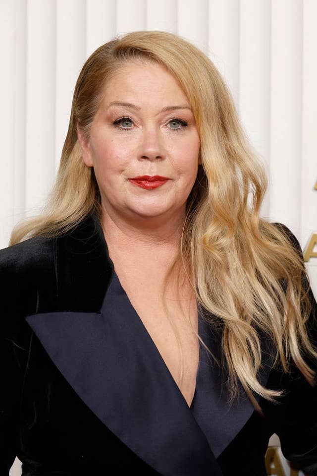 christina-applegate-hospitalized-as-multiple-sclerosis-battle-intensifies