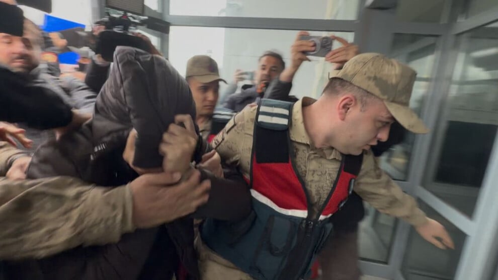 gulistan-doku-sorusturmasinda-donemin-bashekimi-tutuklandi