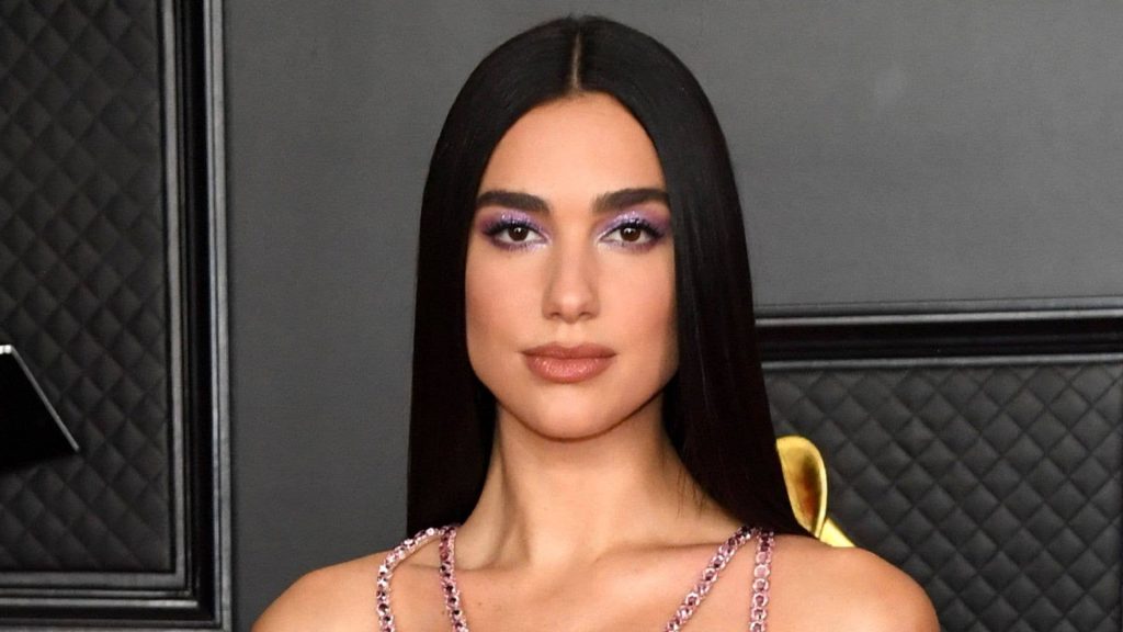 dua-lipa’s-lookalike-sister-rina-steps-into-the-spotlight-in-rare-new-photos