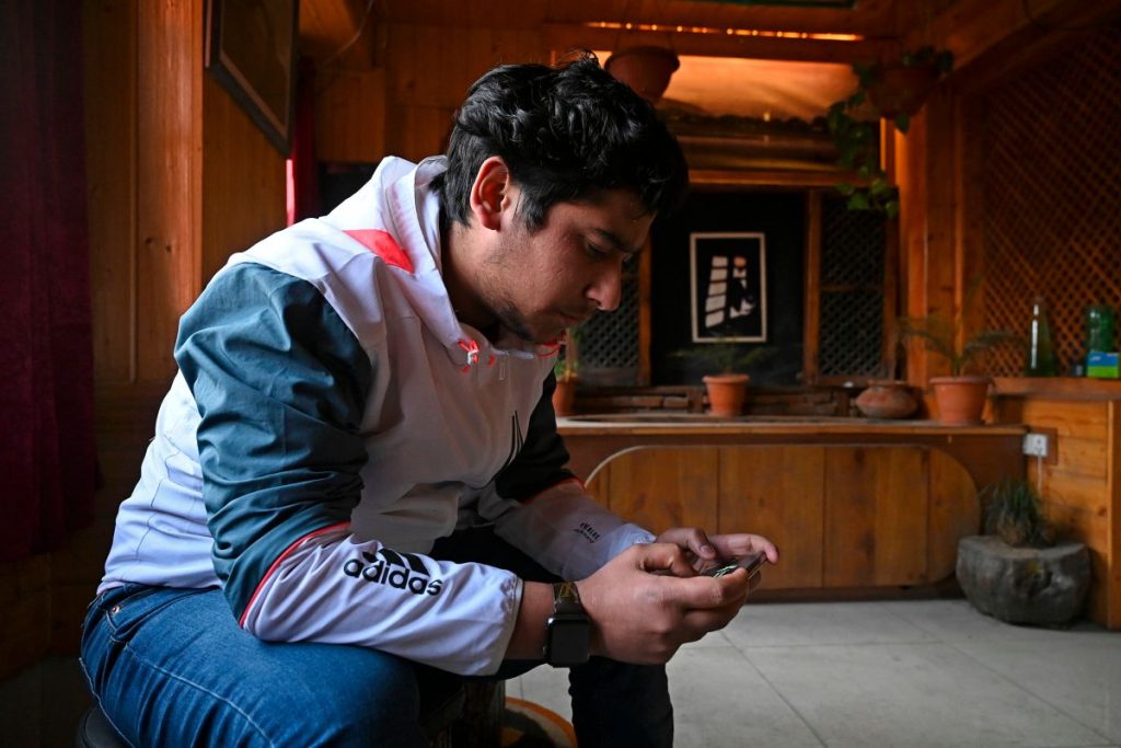 india’s-app-market-is-booming-—-but-global-platforms-are-capturing-most-of-the-gains-|-techcrunch