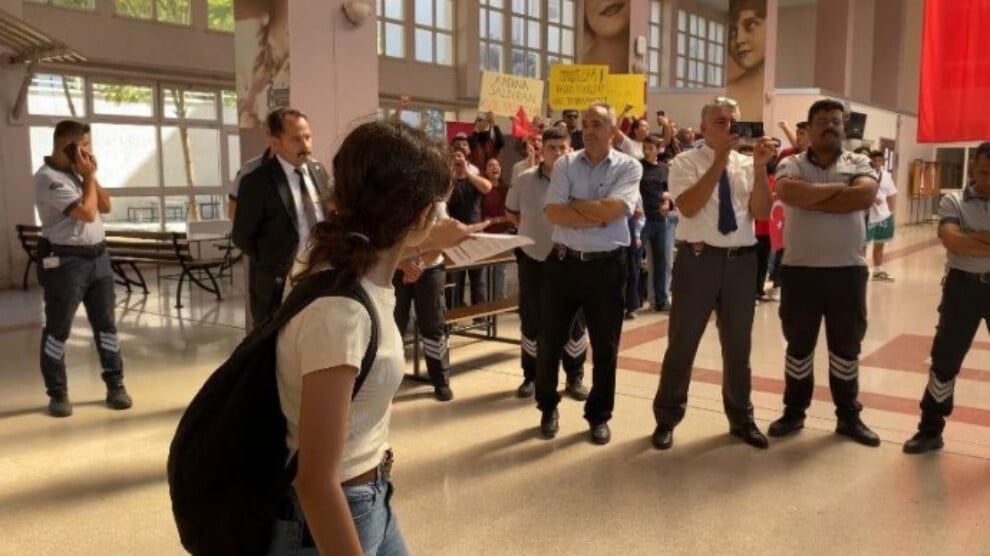 izmir’de-16-universite-ogrencisine-gozalti