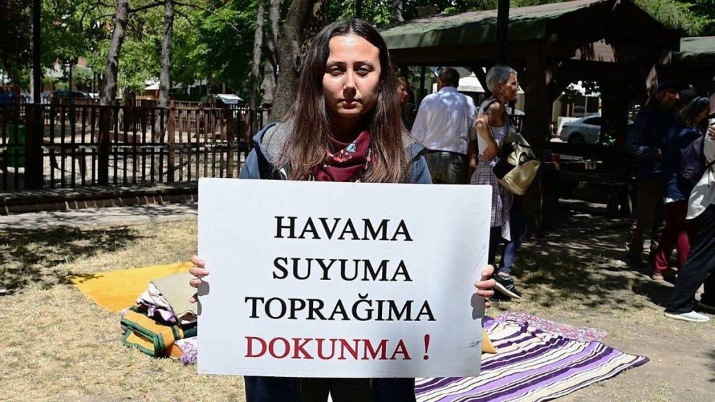 akbelen-forest-activist-esra-isik-kept-in-custody-after-first-hearing