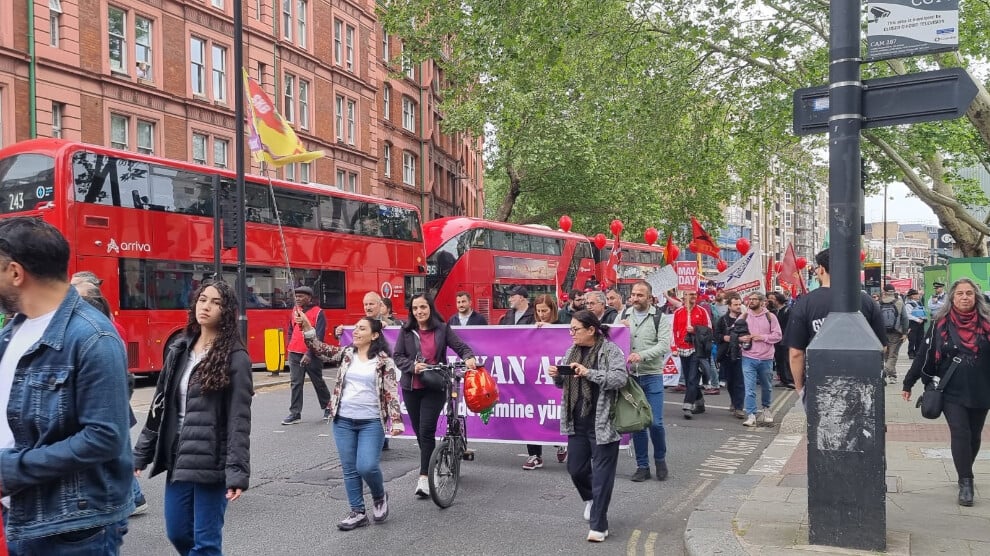 londra’da-1-mayis-kutlamalarina-binler-katildi