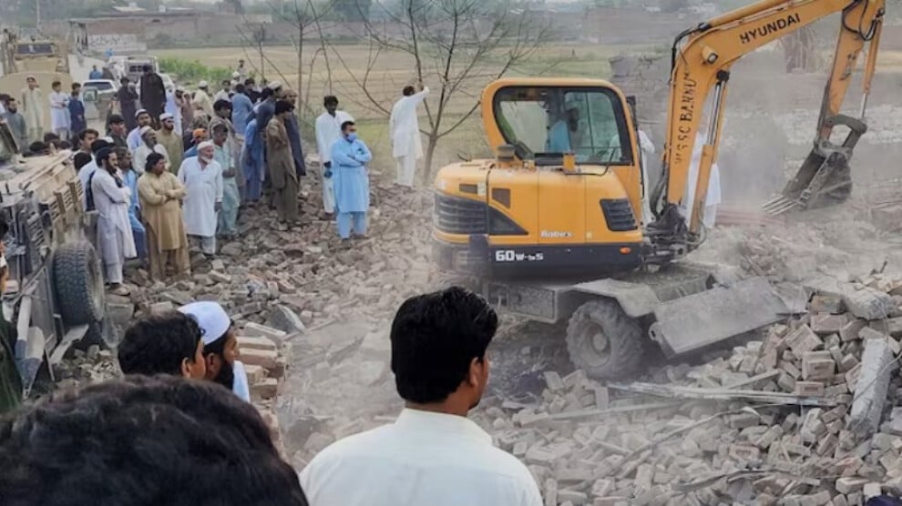pakistan’da-intihar-saldirisi:-en-az-12-polis-oldu