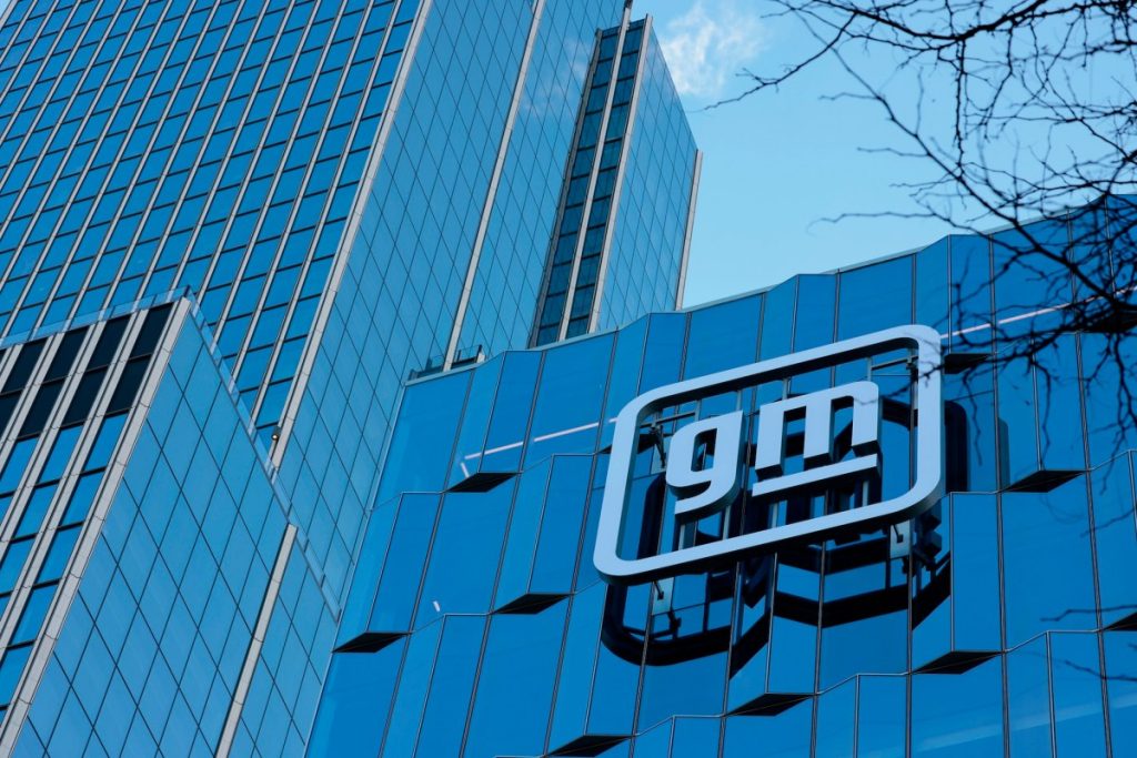 gm-just-laid-off-hundreds-of-it-workers-to-hire-those-with-stronger-ai-skills-|-techcrunch