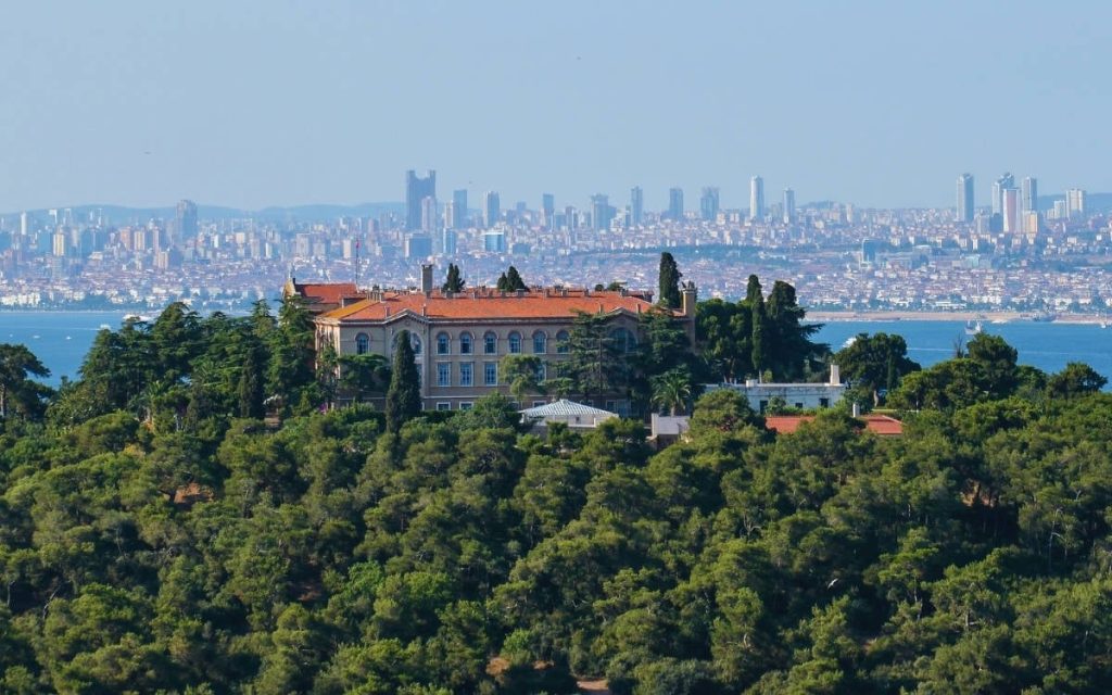 halki-seminary-to-reopen-in-september-after-decades-of-closure,-patriarch-says