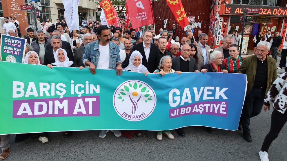 ankara’da-‘baris-icin-adim-at’-yuruyusu:-ocalan’in-ozgur-kosullari-duzenlensin