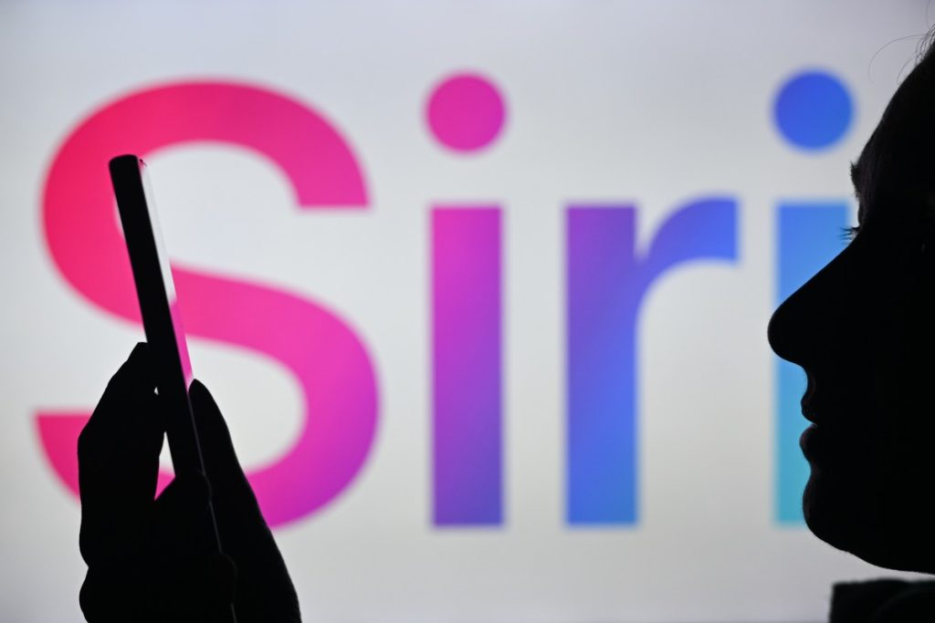 apple’s-siri-revamp-could-include-auto-deleting-chats-|-techcrunch