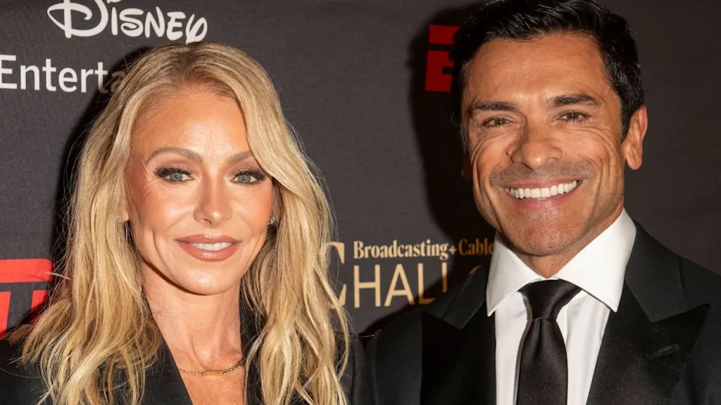 kelly-ripa-and-mark-consuelos-celebrate-family-wedding-in-tuscany-with-their-children