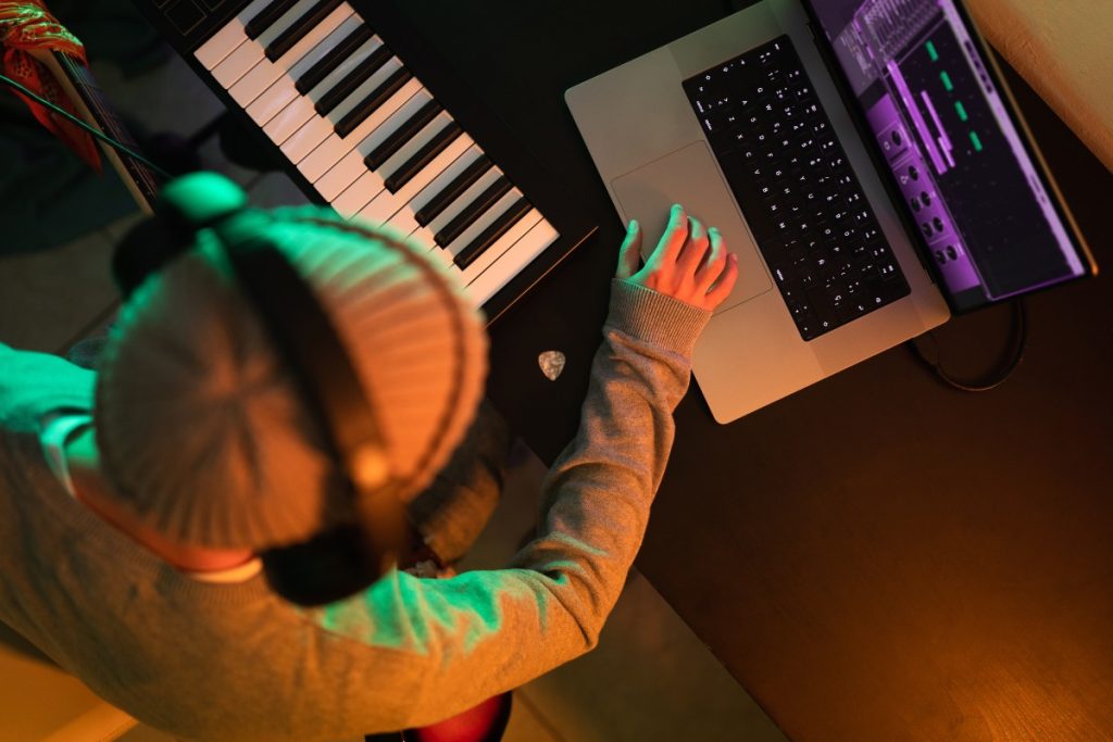 stability-ai-releases-a-new-audio-model-that-can-create-6-minute-songs-|-techcrunch