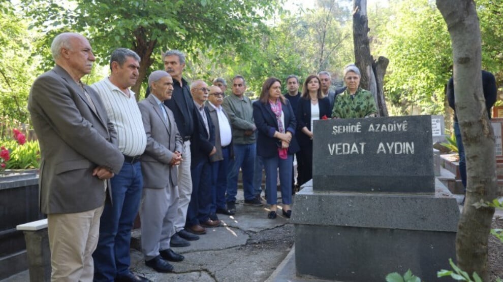 kurban-bayrami’nda-vedat-aydin’in-mezari-ziyaret-edildi