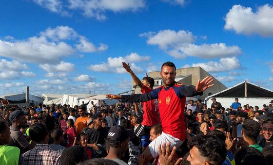 borrowed-boots,-borrowed-joy:-football-thrives-in-gaza-camps