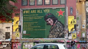 hamburg-polisi-ypj-afisini-sansurledi