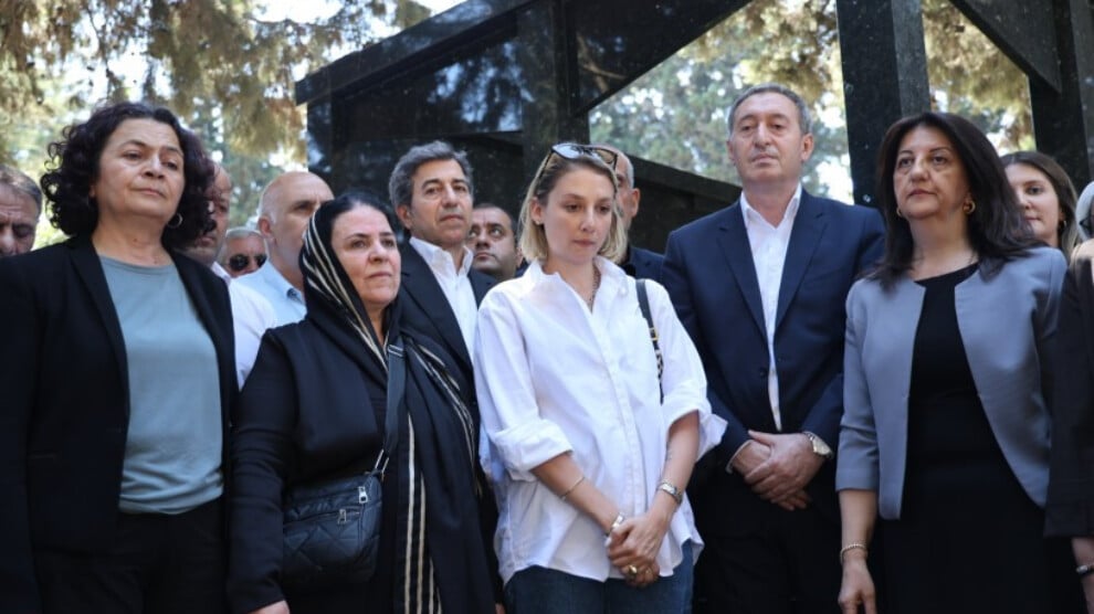 katledilen-kurt-is-insanlari-mezarlari-basinda-anildi