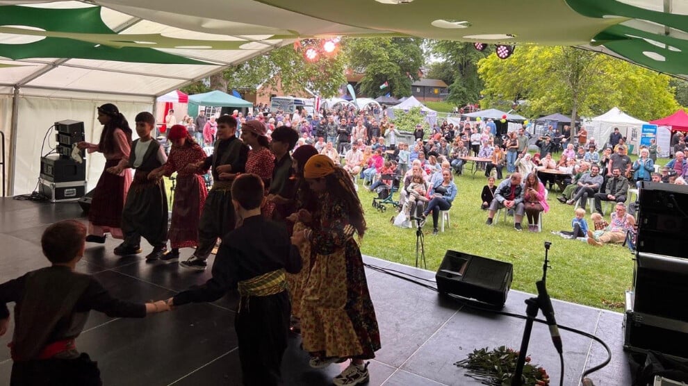 ‘saygi-festivali’nde-kurt-cocuklardan-govend-performansi