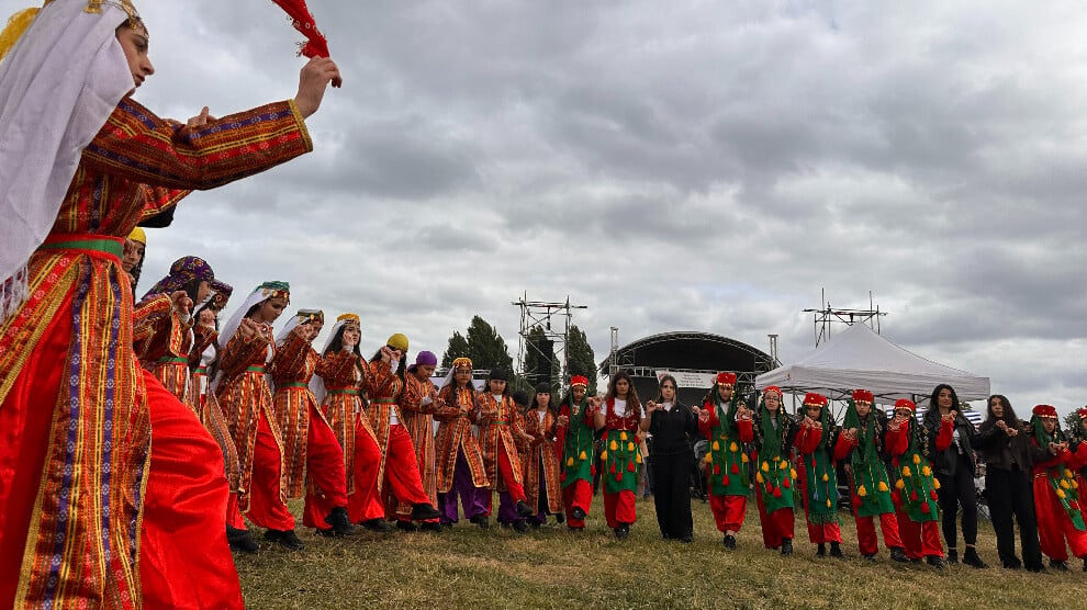 britanya-alevi-festivali’nde-onurlu-baris-ve-demokratik-toplum-cagrisi