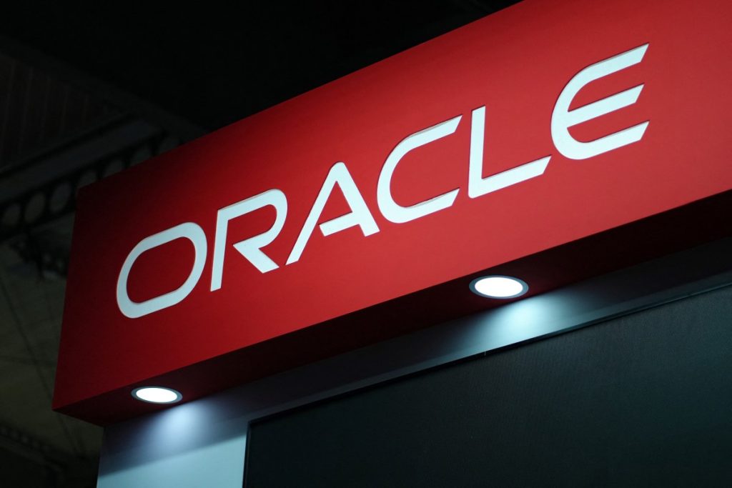 cybercriminals-claim-breach-of-oracle-peoplesoft-servers-at-100-plus-organizations-|-techcrunch