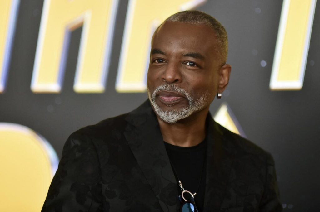 levar-burton-seen-using-cane-in-paris-months-after-hip-surgery-during-anniversary-trip