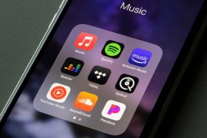 deezer’s-new-tool-can-identify-ai-music-from-spotify,-apple-music,-and-others-|-techcrunch