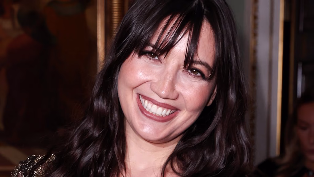 daisy-lowe-radiates-glow-as-she-embraces-second-pregnancy-and-reflects-on-family-life