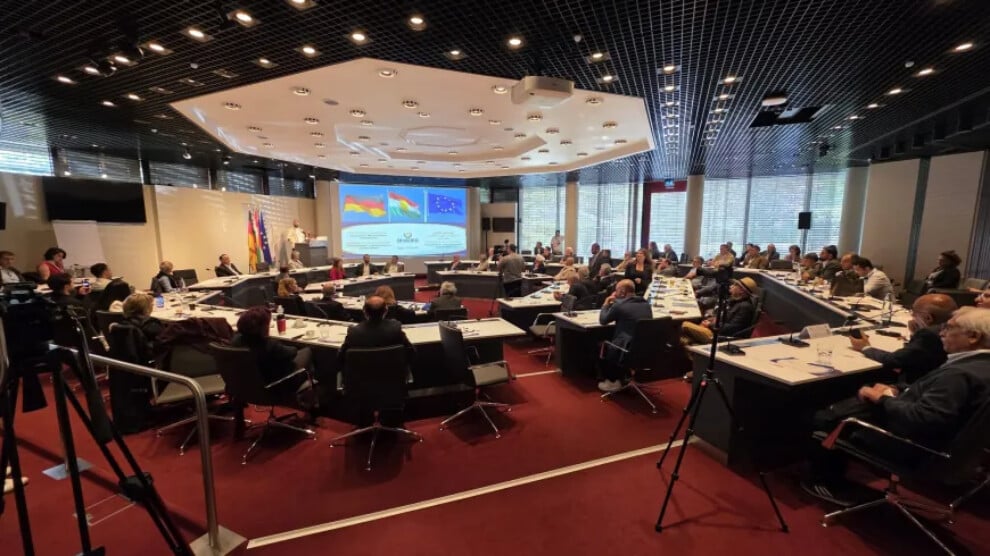 kobane-universitesi-heyeti-uluslararasi-akademi-konferansina-katildi