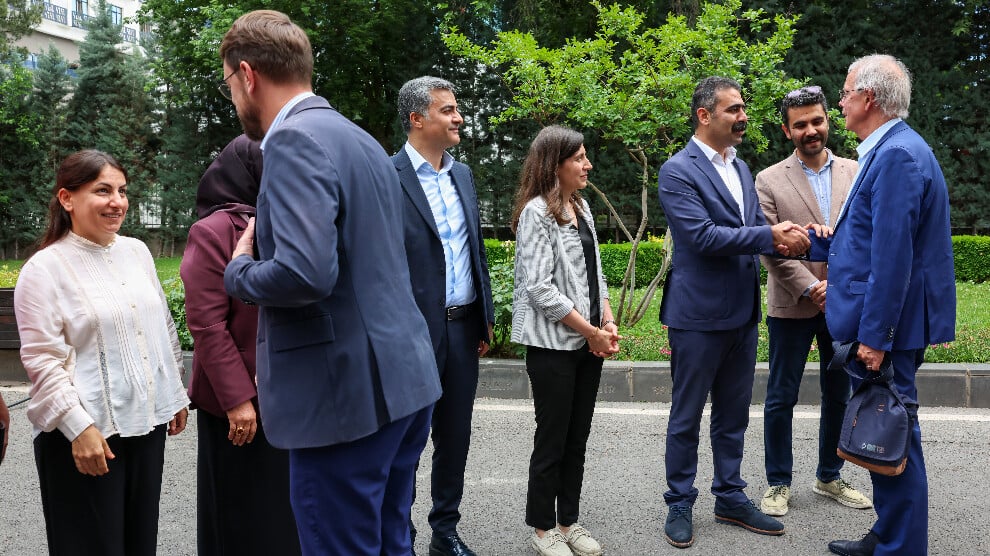 uel-heyeti-gorevi-gasp-edilen-esbaskanlarla-yerel-yonetimleri-gorustu