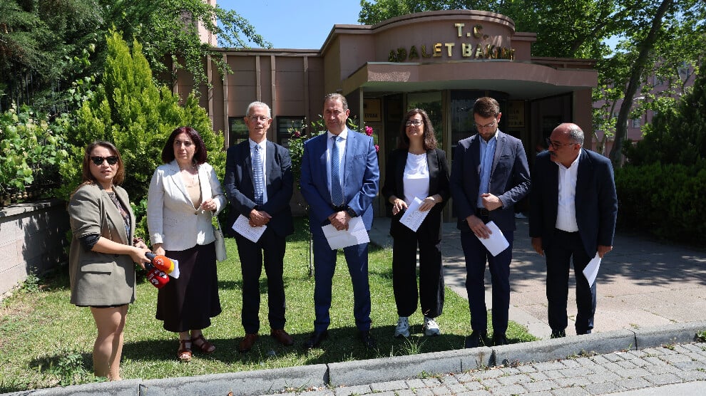 akpm-heyeti-ankara’da:-‘umut-hakki’-hukuki-zorunluluktur