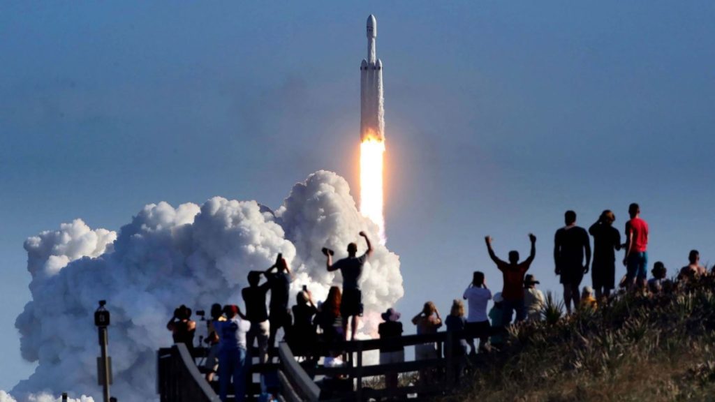 spacex-valuation-balloons-to-$2.6t,-briefly-passes-amazon-|-techcrunch